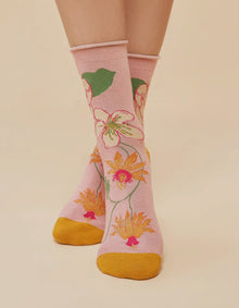  Ladies Ankle Socks - Tropical Floral Petal - Powder Design