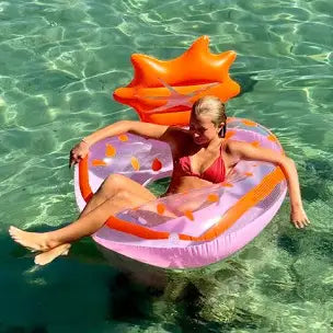 Luxe Tube Pool Ring
Strawberry Pink - Sunnylife