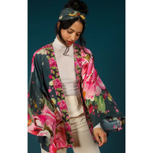  Kimonojacka med pioner - Powder Design