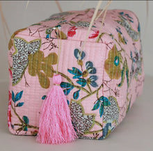  Pink Floral Make-up Bag