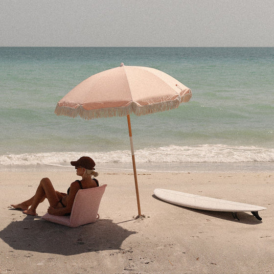 Lyxigt strandparasoll - Sunnylife